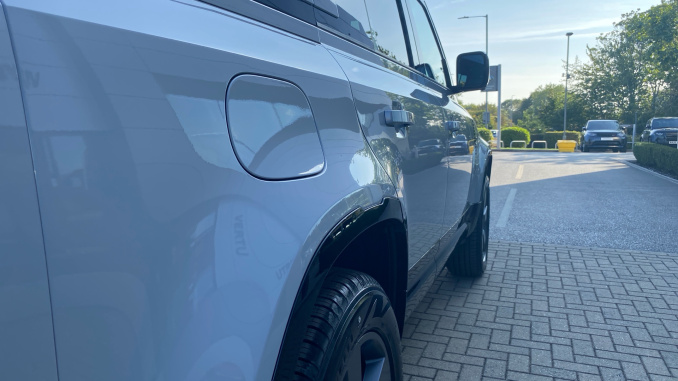 Land Rover Defender 3.0 D250 X-Dynamic SE 110 5dr Auto Diesel Estate - Image 34